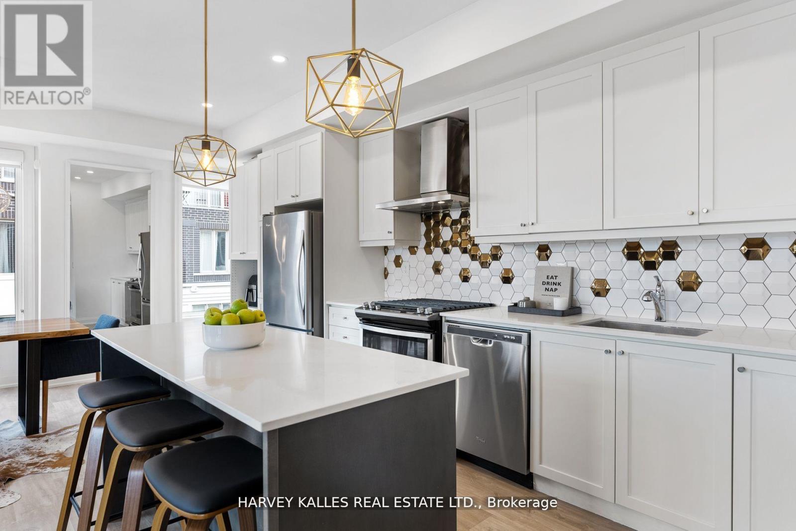 2 - 115 Long Branch, Toronto, Ontario  M8W 1N6 - Photo 4 - W13519012