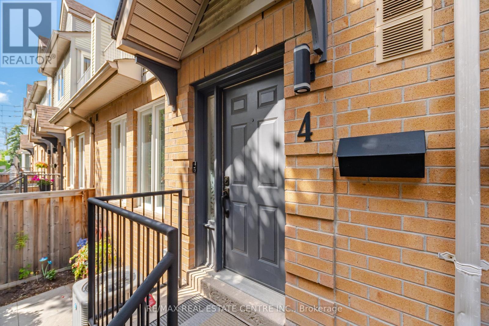 4 - 1211 PARKWEST PLACE, Mississauga, Ontario