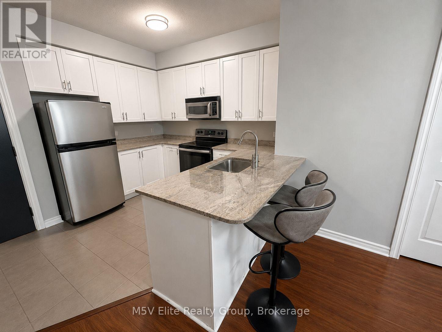 212 - 3504 Hurontario Street, Mississauga, Ontario L5B 0B9 - Photo 2 - W13519080