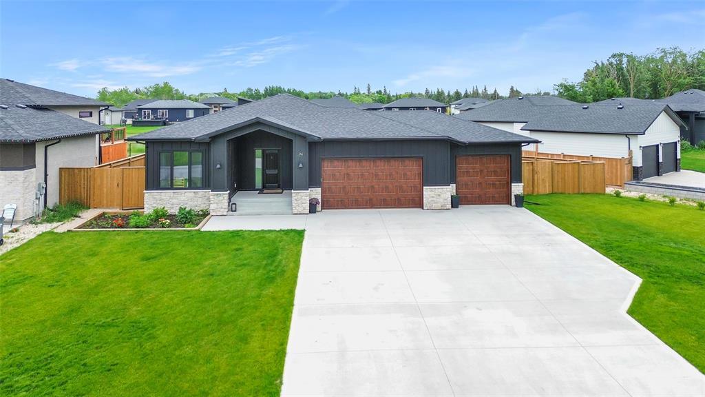 94 Seine River Crossing, Ste Anne, Manitoba  R5H 1E3 - Photo 1 - 202615486