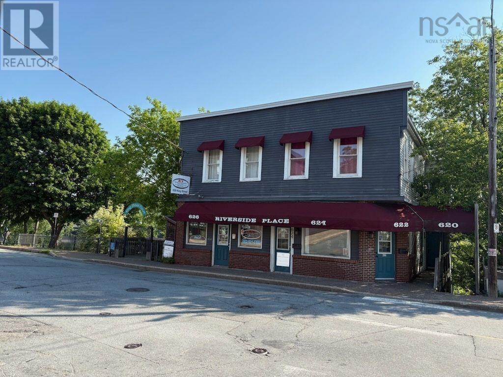 620 King Street, Bridgewater, Nova Scotia  B4V 1B4 - Photo 1 - 202529089