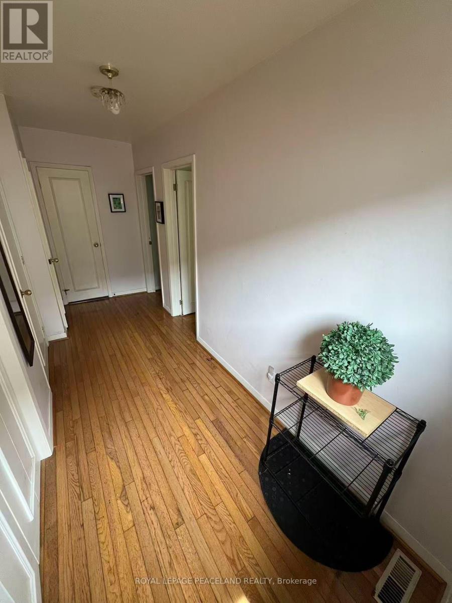 Lower - 95 Pineway Boulevard, Toronto, Ontario  M2H 1A7 - Photo 2 - C13516942