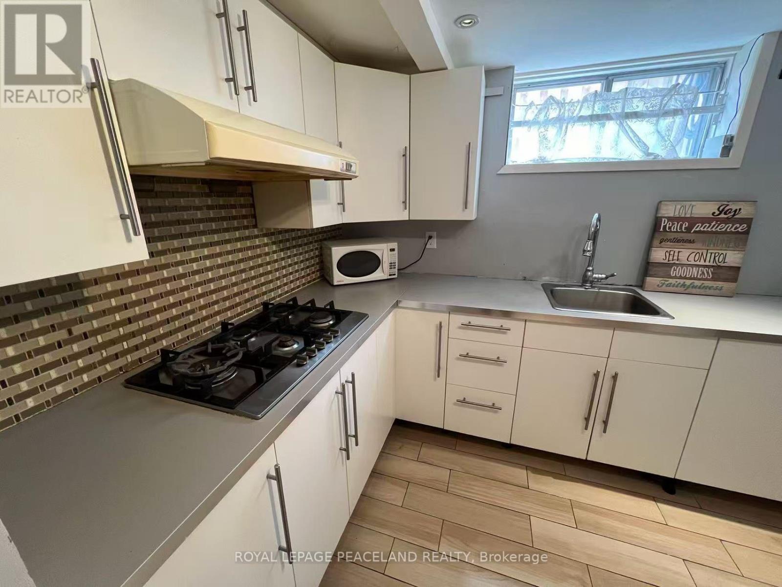 Lower - 95 Pineway Boulevard, Toronto, Ontario  M2H 1A7 - Photo 7 - C13516942