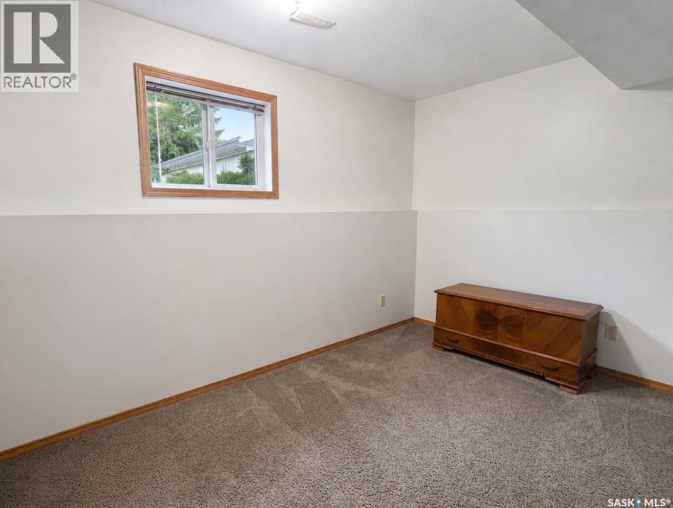 1611 Olive Diefenbaker Drive, Prince Albert, Saskatchewan  S6V 7V9 - Photo 13 - SK041162
