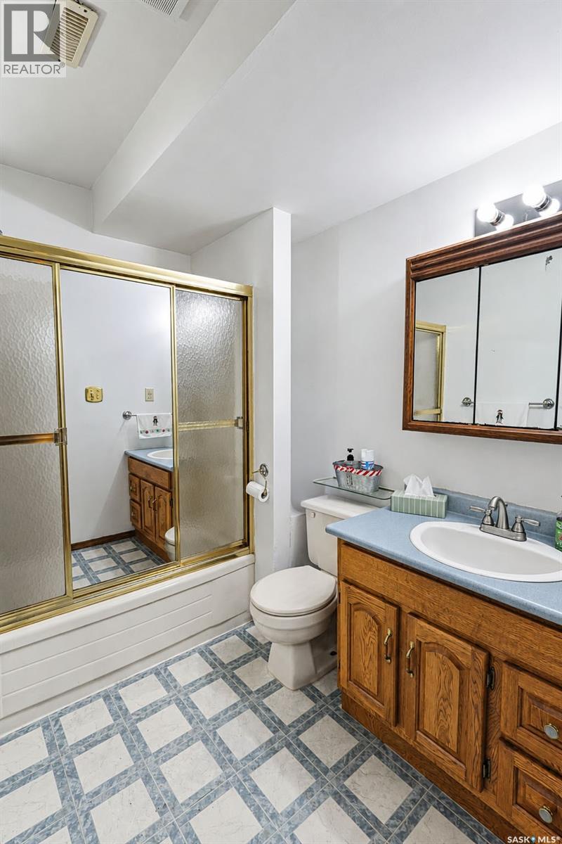 1611 Olive Diefenbaker Drive, Prince Albert, Saskatchewan  S6V 7V9 - Photo 14 - SK041162