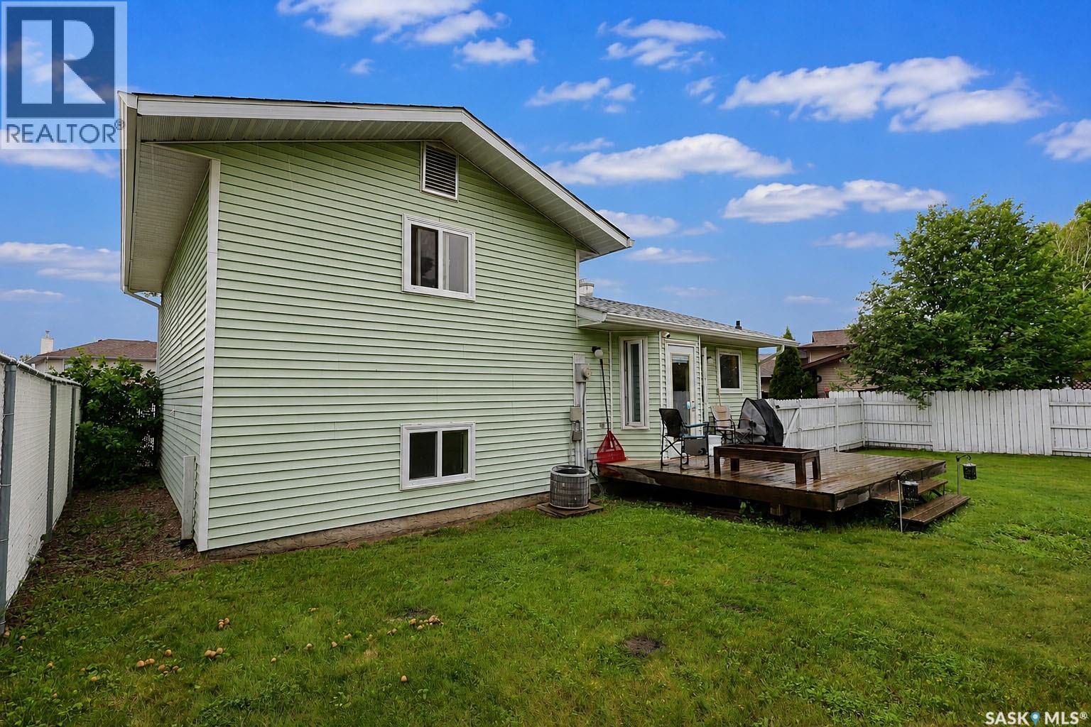 1611 Olive Diefenbaker Drive, Prince Albert, Saskatchewan  S6V 7V9 - Photo 19 - SK041162