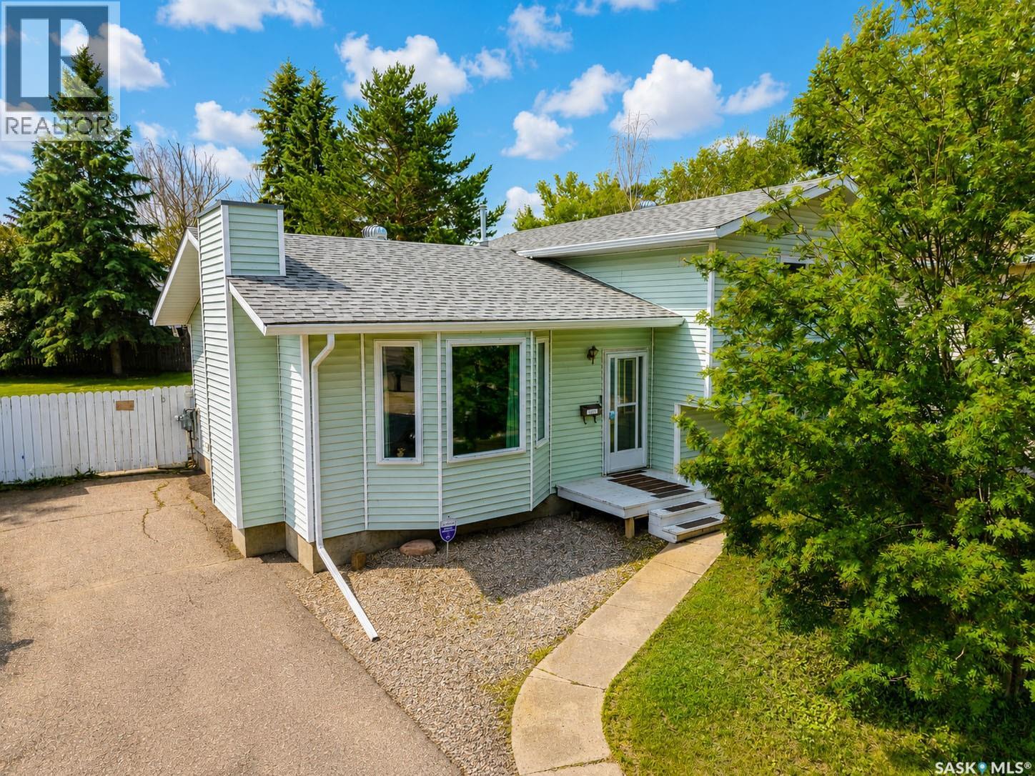 1611 Olive Diefenbaker Drive, Prince Albert, Saskatchewan  S6V 7V9 - Photo 26 - SK041162