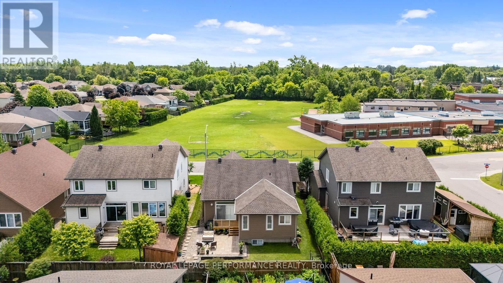 15 York Crossing, Russell, Ontario  K4R 0C4 - Photo 38 - X13248534