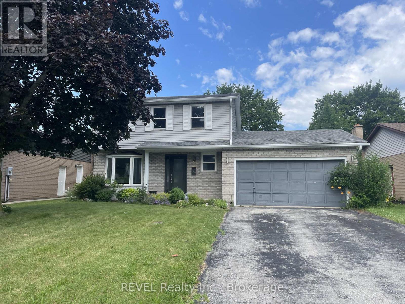 24 REMBRANDT DRIVE, Grimsby (Grimsby Beach)