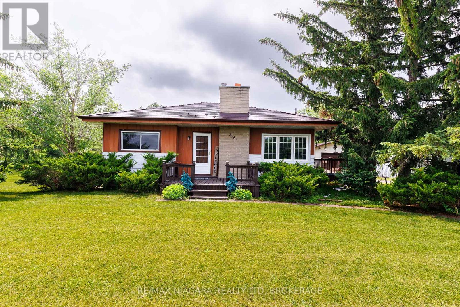 2561 Point Abino Road N, Fort Erie, Ontario L0S 1S0 - Photo 3 - X13519354