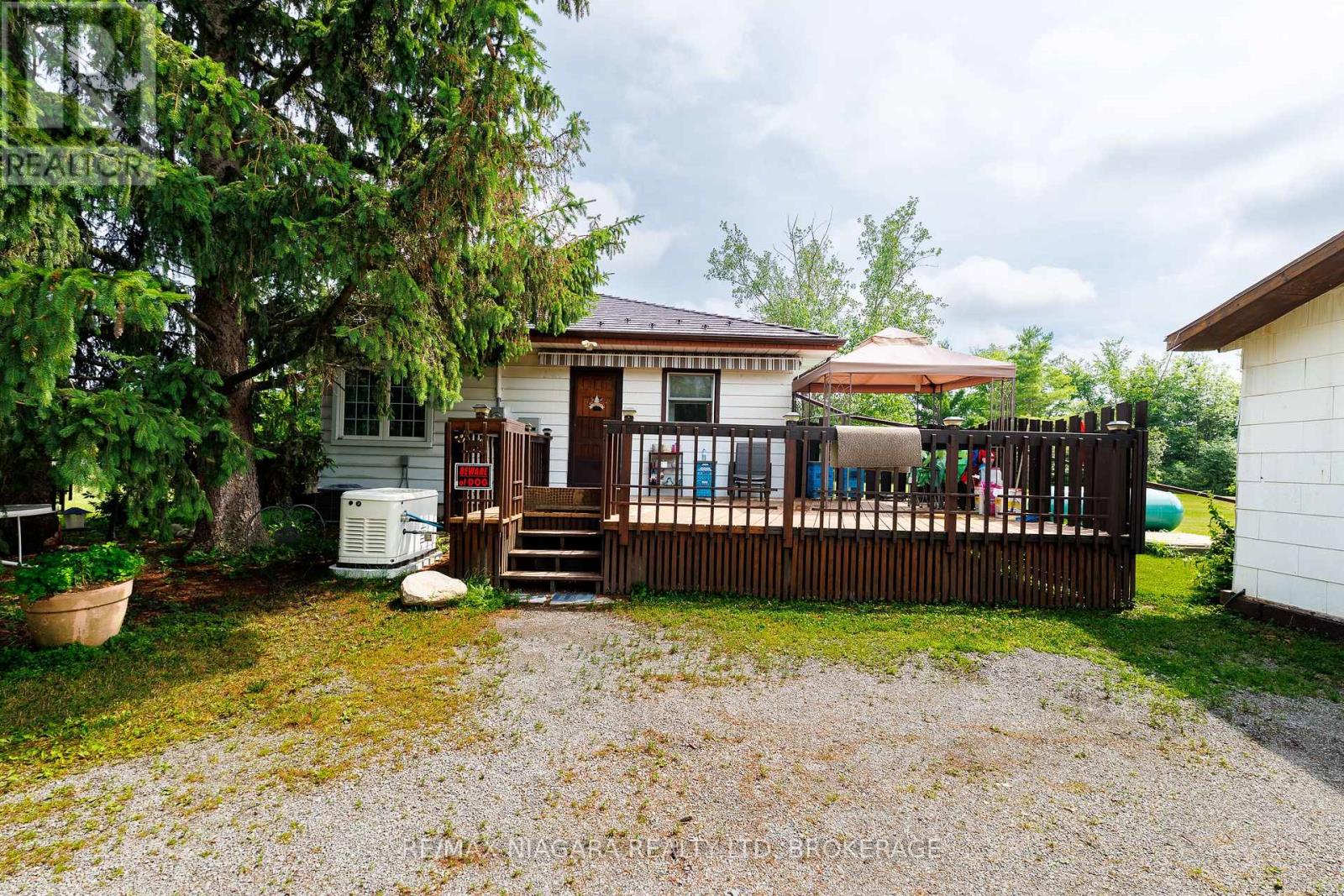 2561 Point Abino Road N, Fort Erie, Ontario L0S 1S0 - Photo 6 - X13519354