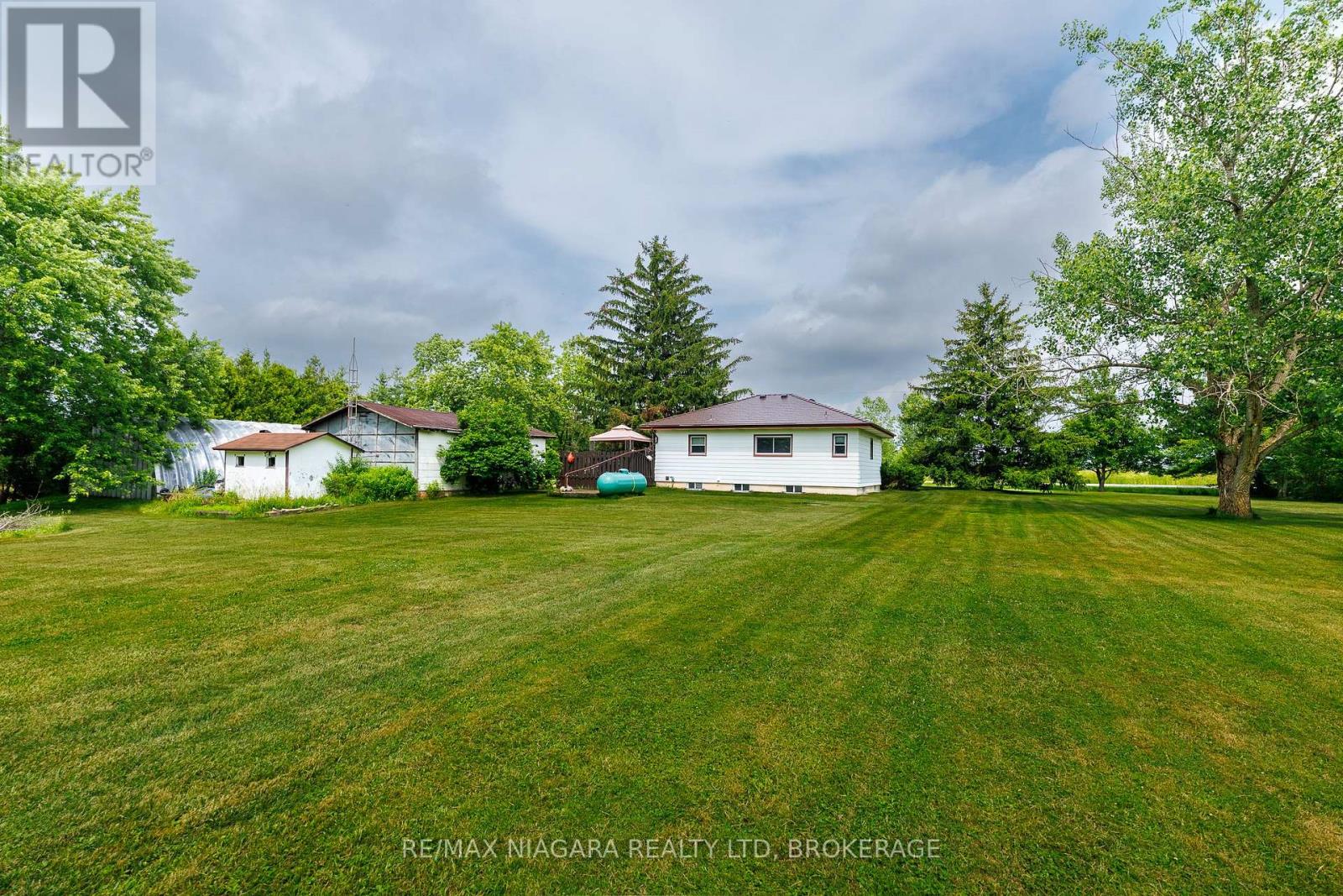 2561 Point Abino Road N, Fort Erie, Ontario L0S 1S0 - Photo 8 - X13519354