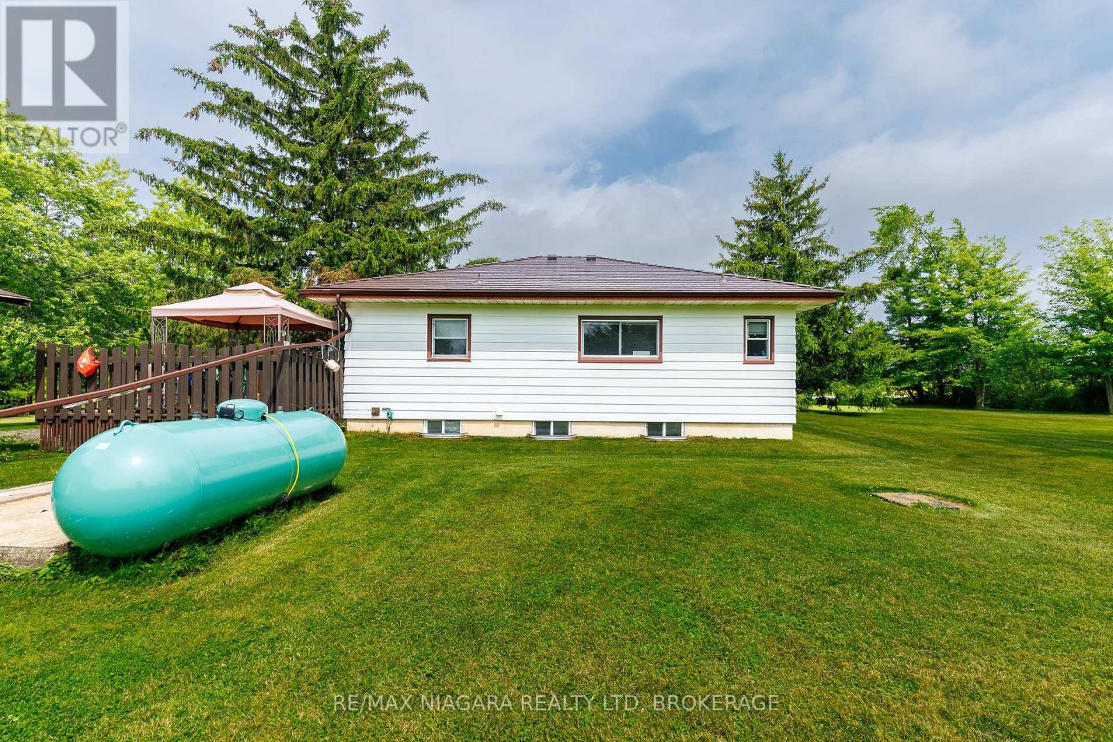 2561 Point Abino Road N, Fort Erie, Ontario L0S 1S0 - Photo 9 - X13519354
