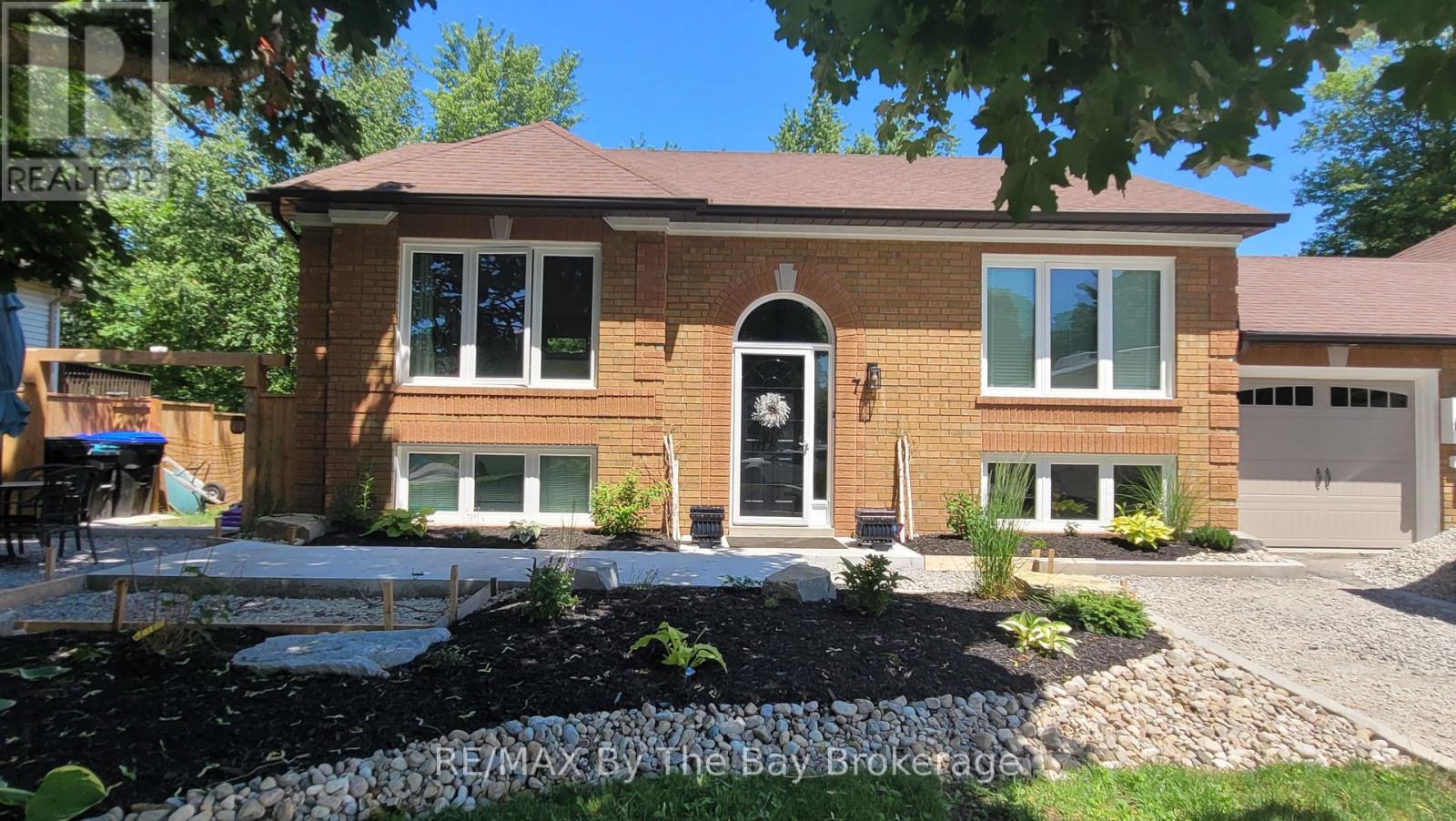 2 - 7 HARBOUR CRESCENT, Wasaga Beach