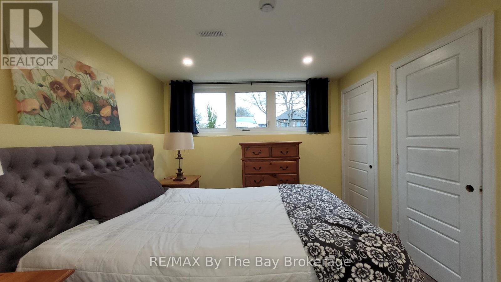 2 - 7 Harbour Crescent, Wasaga Beach, Ontario  L9Z 1G4 - Photo 2 - S13509688