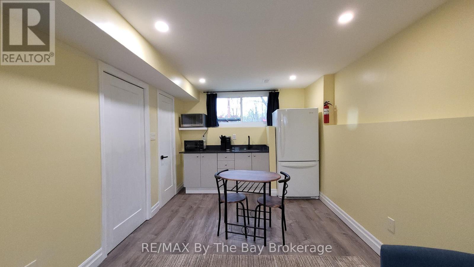 2 - 7 Harbour Crescent, Wasaga Beach, Ontario  L9Z 1G4 - Photo 4 - S13509688