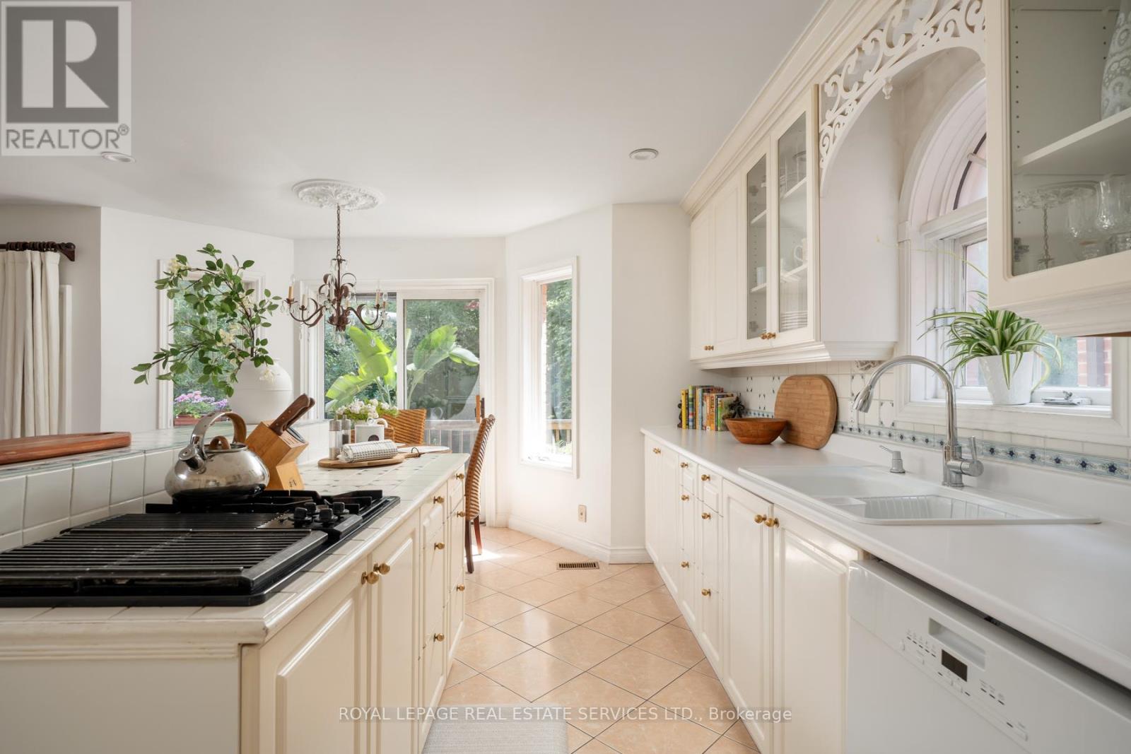 33 Lynnhaven Road, Toronto, Ontario  M6A 2K7 - Photo 19 - C13519300