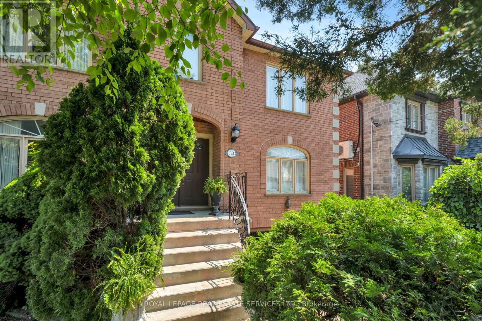 33 Lynnhaven Road, Toronto, Ontario  M6A 2K7 - Photo 2 - C13519300