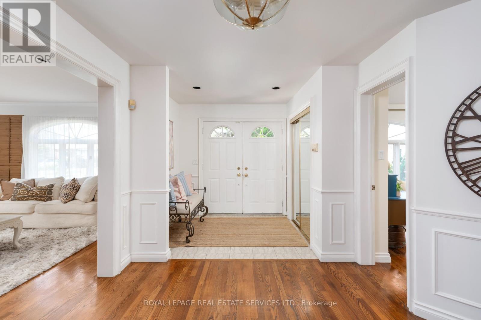 33 Lynnhaven Road, Toronto, Ontario  M6A 2K7 - Photo 4 - C13519300