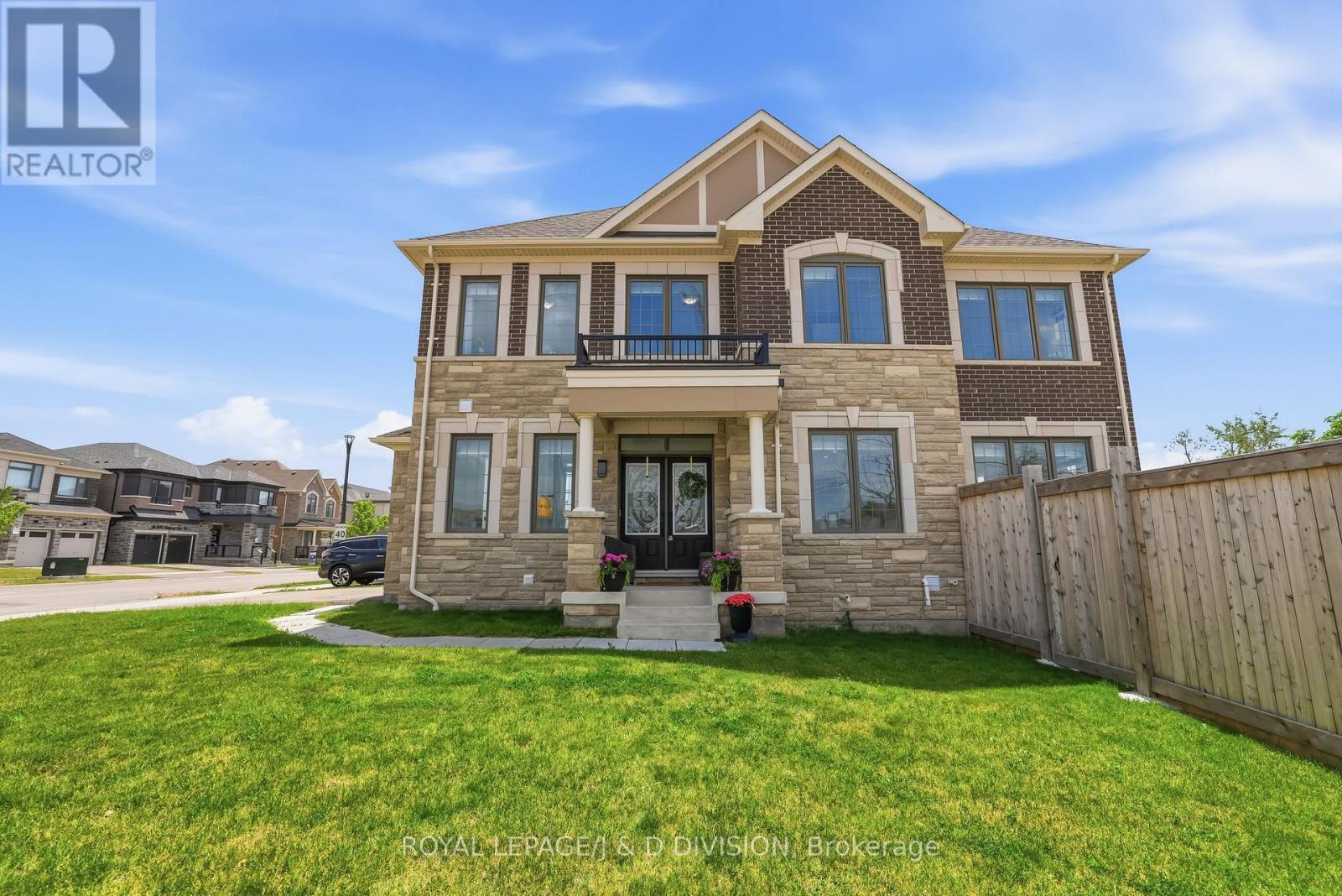 3000 Hollyberry Trail, Pickering, Ontario  L1X 0N5 - Photo 2 - E13519186