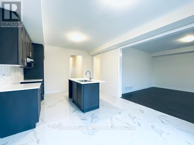 15 Wesley Brooks Street, Clarington, Ontario  L1B 0W1 - Photo 4 - E13519268