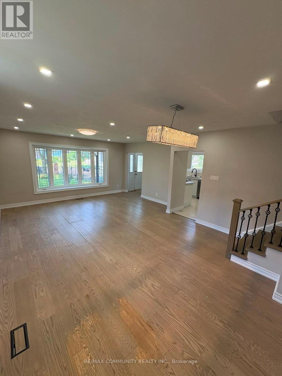 56 Stonehenge Crescent, Toronto, Ontario  M1G 2P6 - Photo 7 - E13519288