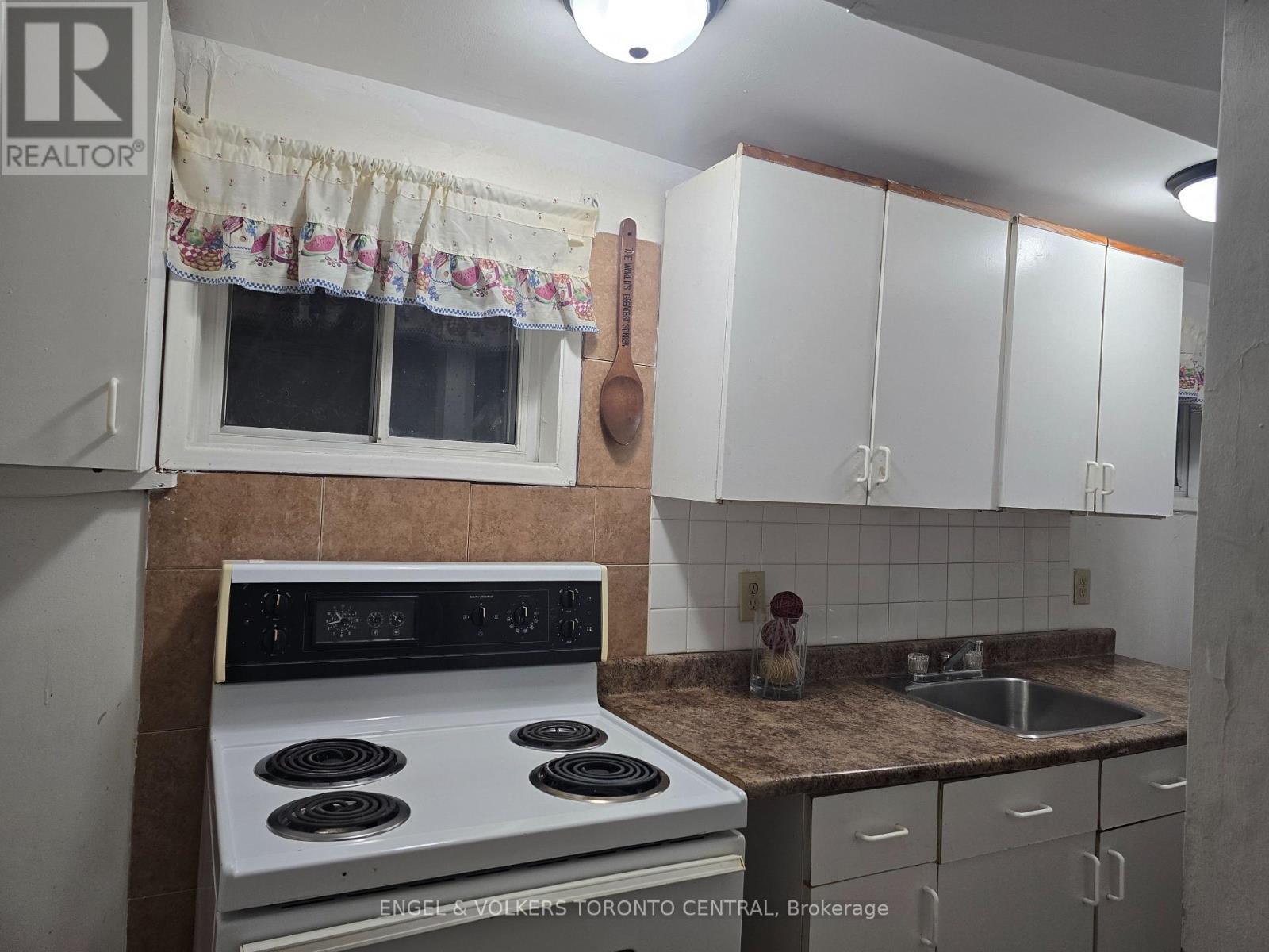 Bsmt - 9 Shademaster Court, Toronto, Ontario  M1B 1Y5 - Photo 11 - E13519306