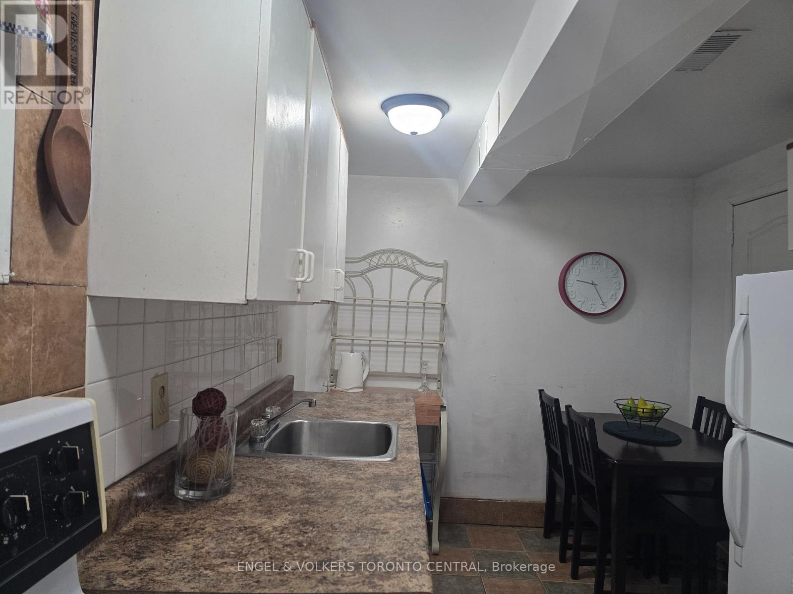 Bsmt - 9 Shademaster Court, Toronto, Ontario  M1B 1Y5 - Photo 12 - E13519306