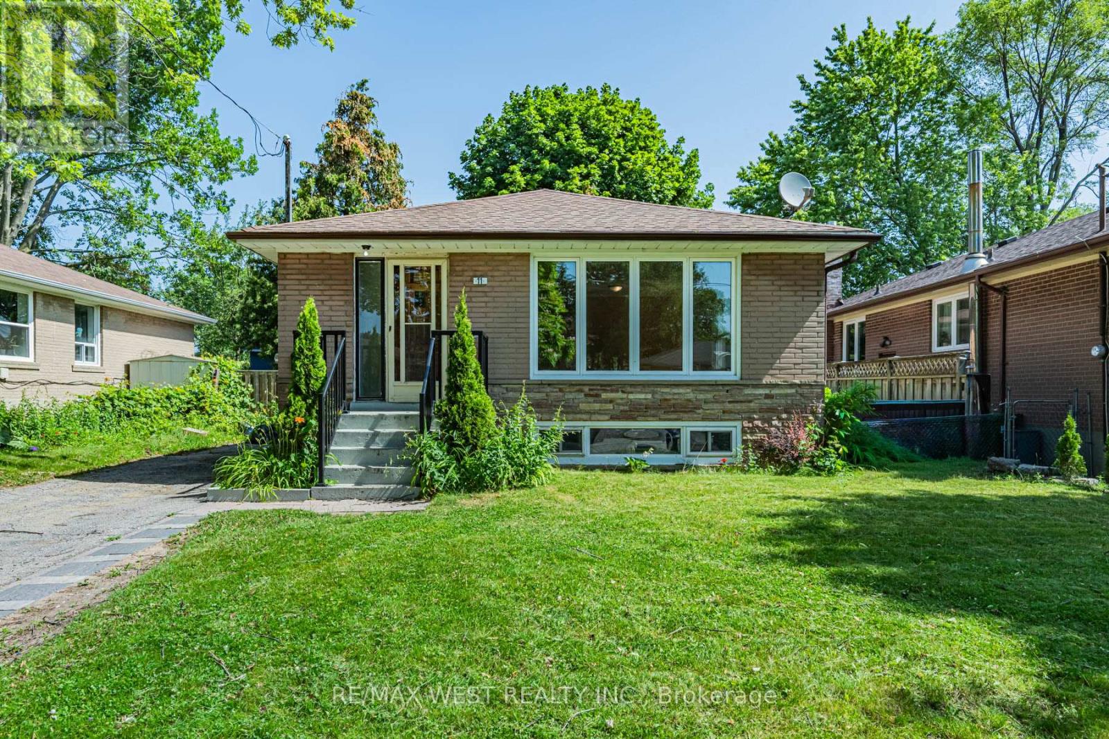 11 MELCHIOR DRIVE, Toronto, Ontario