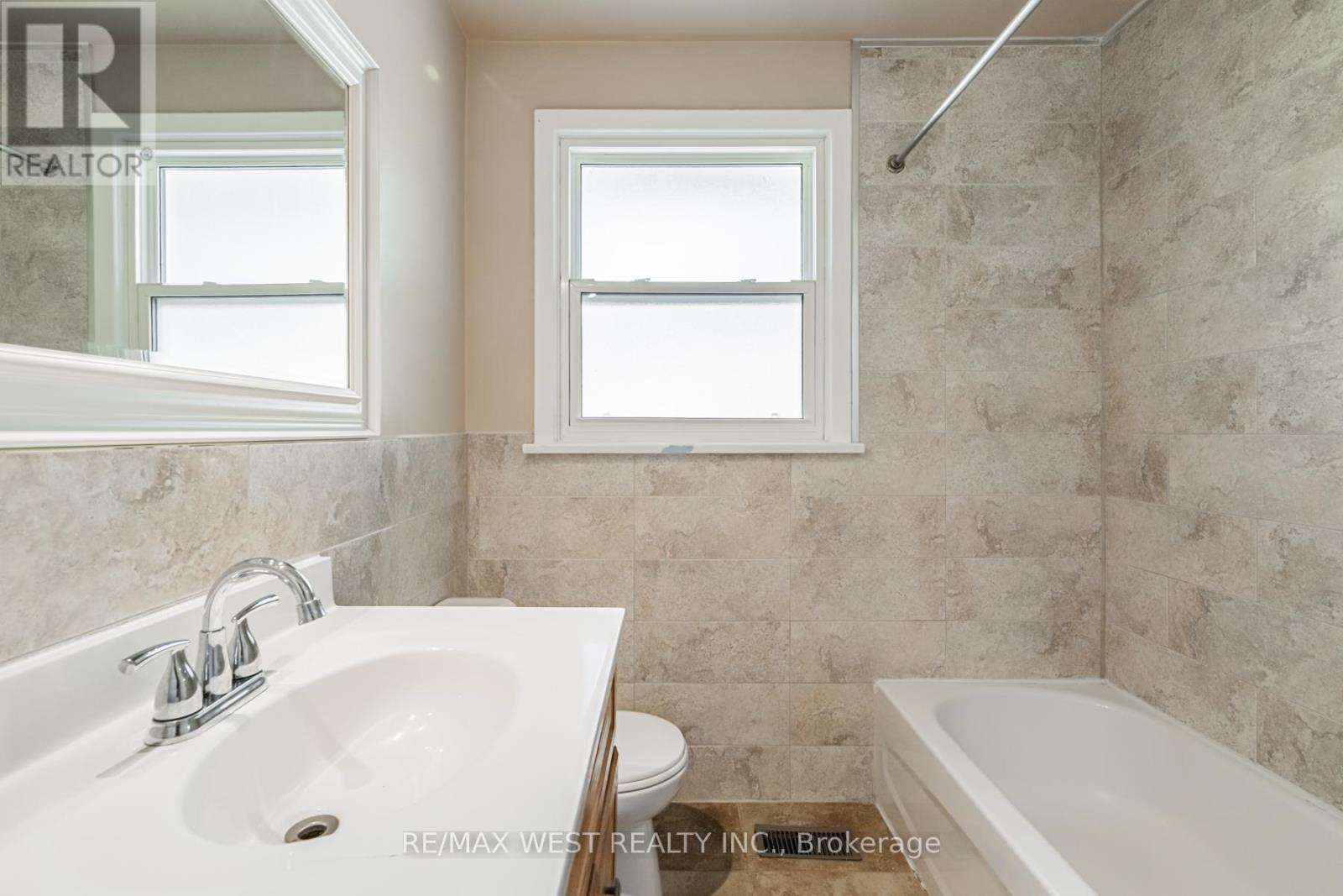 11 Melchior Drive, Toronto, Ontario M1E 3W3 - Photo 7 - E13519402