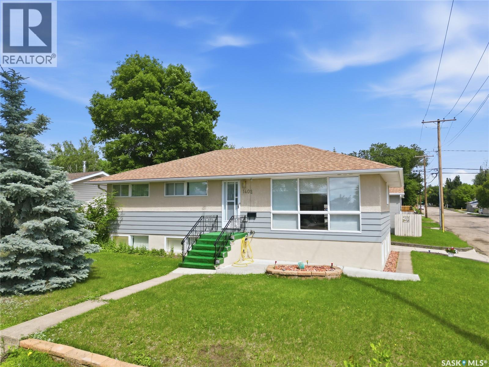 1402 93rd STREET, North Battleford, Saskatchewan