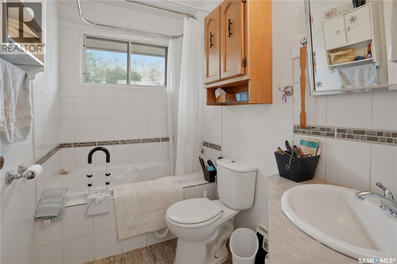 1402 93rd Street, North Battleford, Saskatchewan  S9A 0C1 - Photo 19 - SK041215