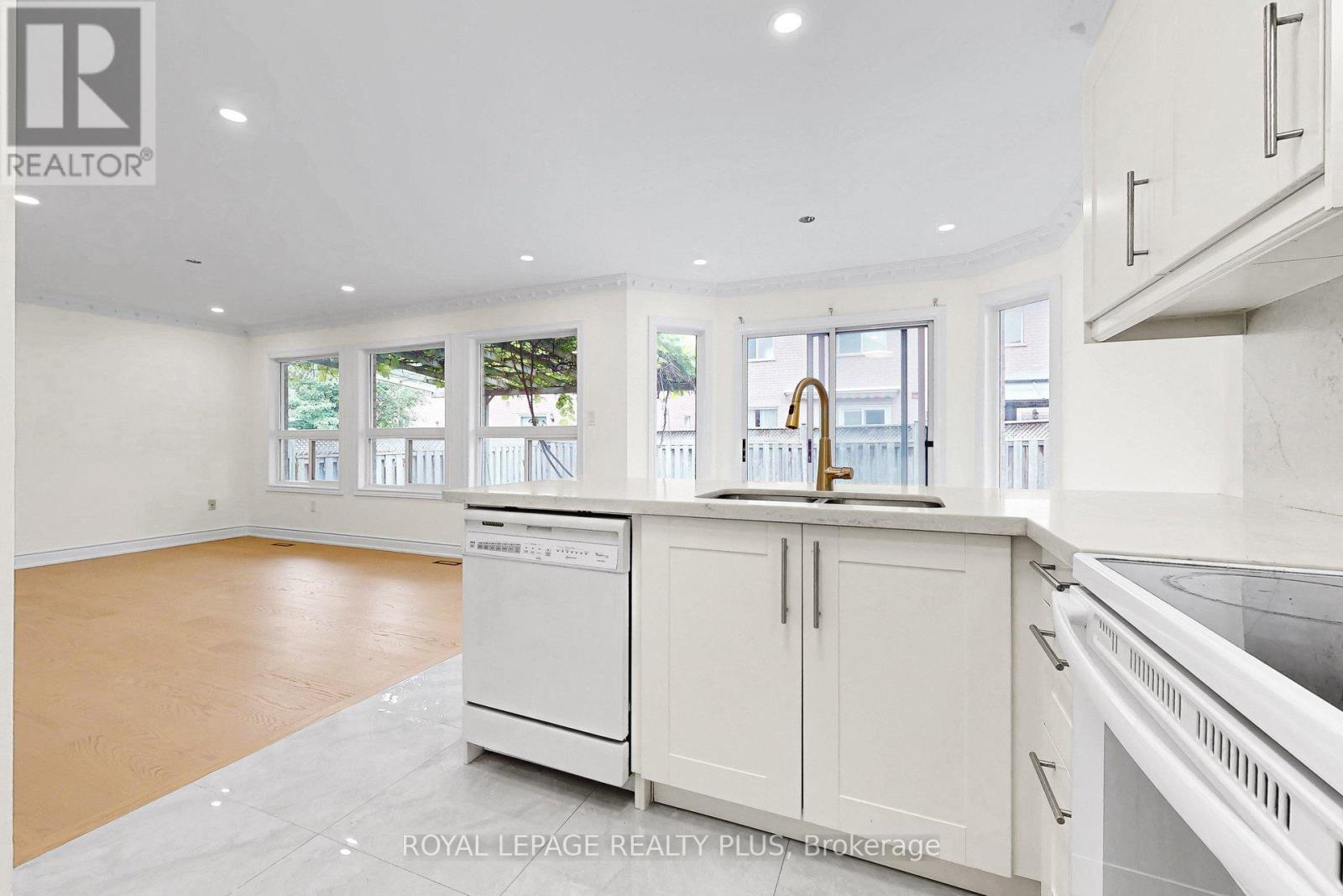 3249 Mcdowell Drive, Mississauga, Ontario L5M 6S4 - Photo 16 - W13519270
