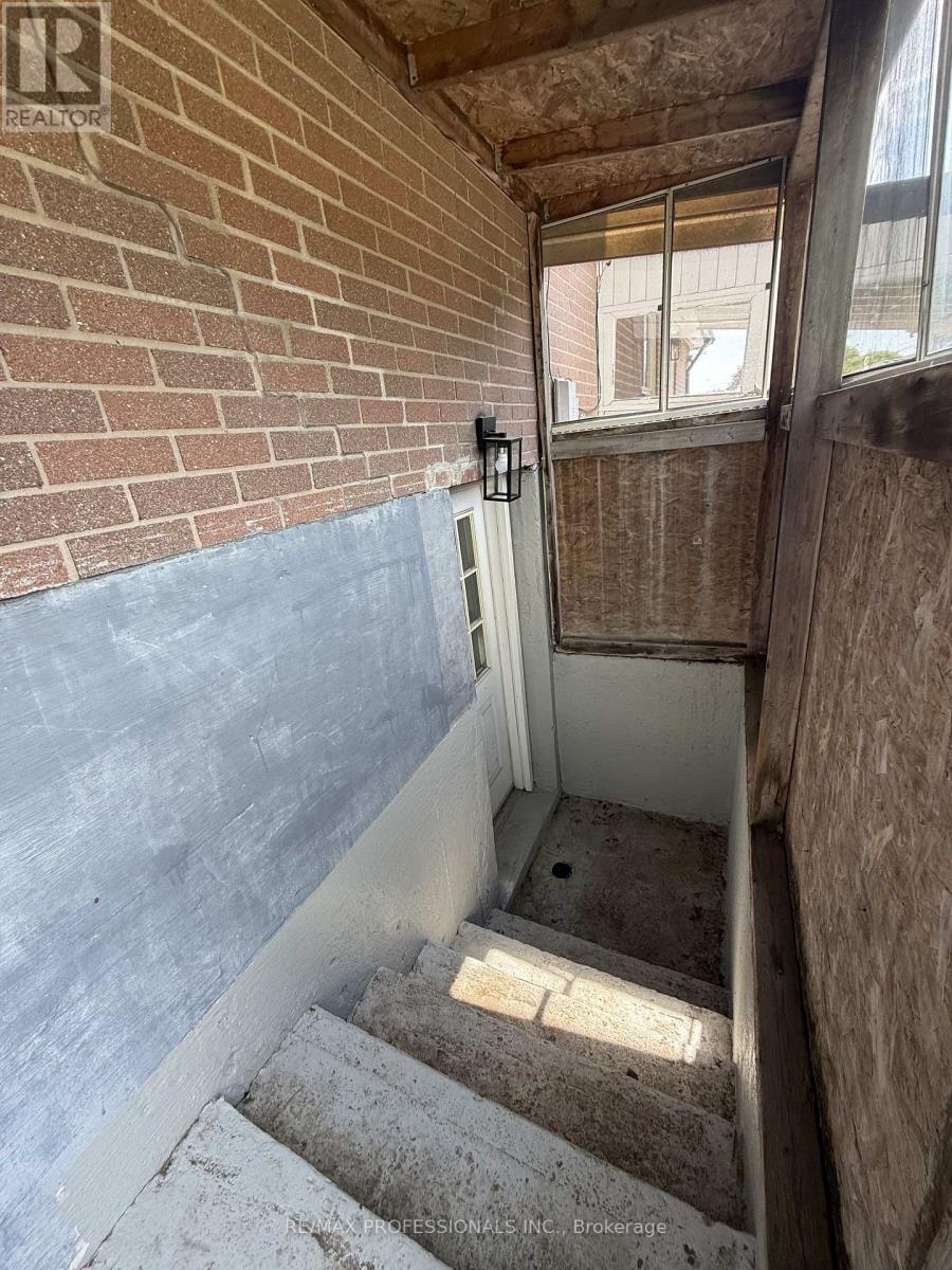 Basement - 23 Dunwich Place, Brampton, Ontario  L6T 1K3 - Photo 2 - W13519320