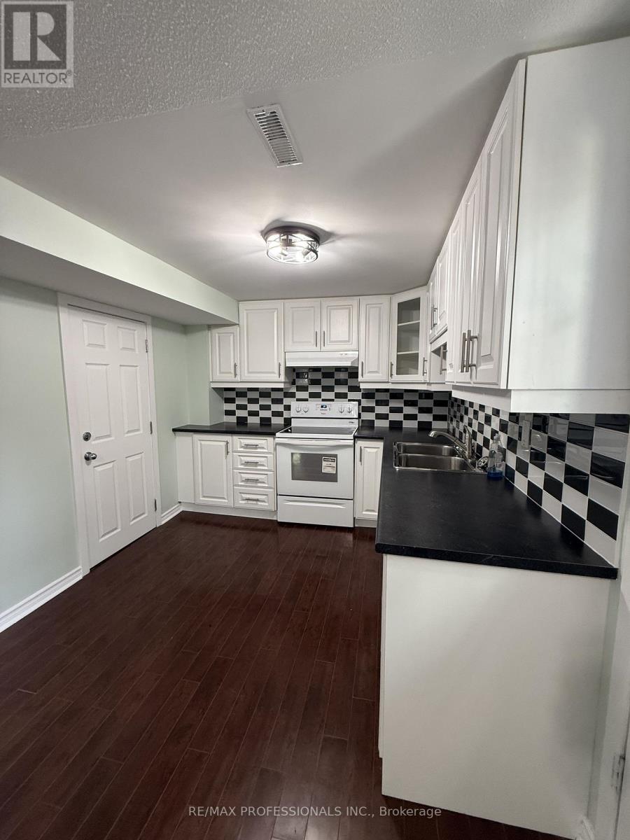 Basement - 23 Dunwich Place, Brampton, Ontario  L6T 1K3 - Photo 7 - W13519320