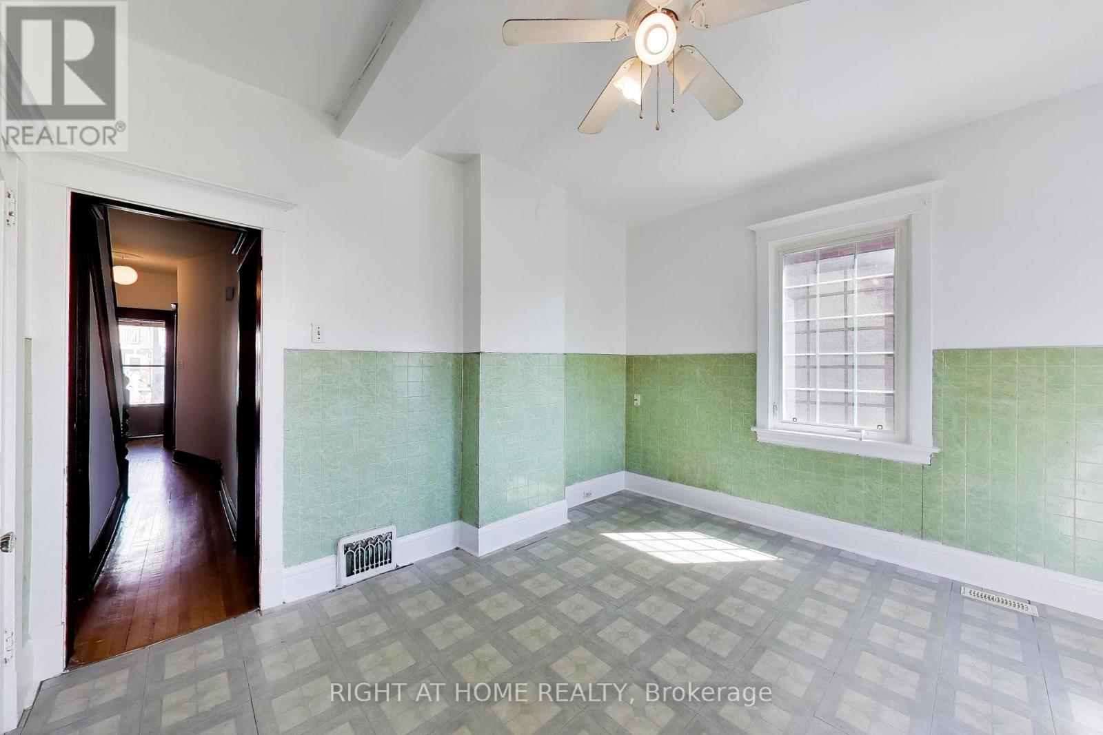 65 Millicent Street, Toronto, Ontario  M6H 1W3 - Photo 12 - W13519326