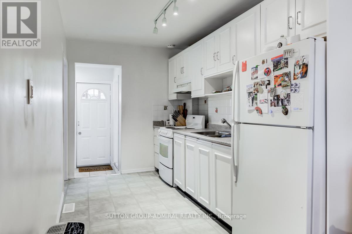 53 Pritchard Avenue, Toronto, Ontario  M6N 1T5 - Photo 10 - W13519418