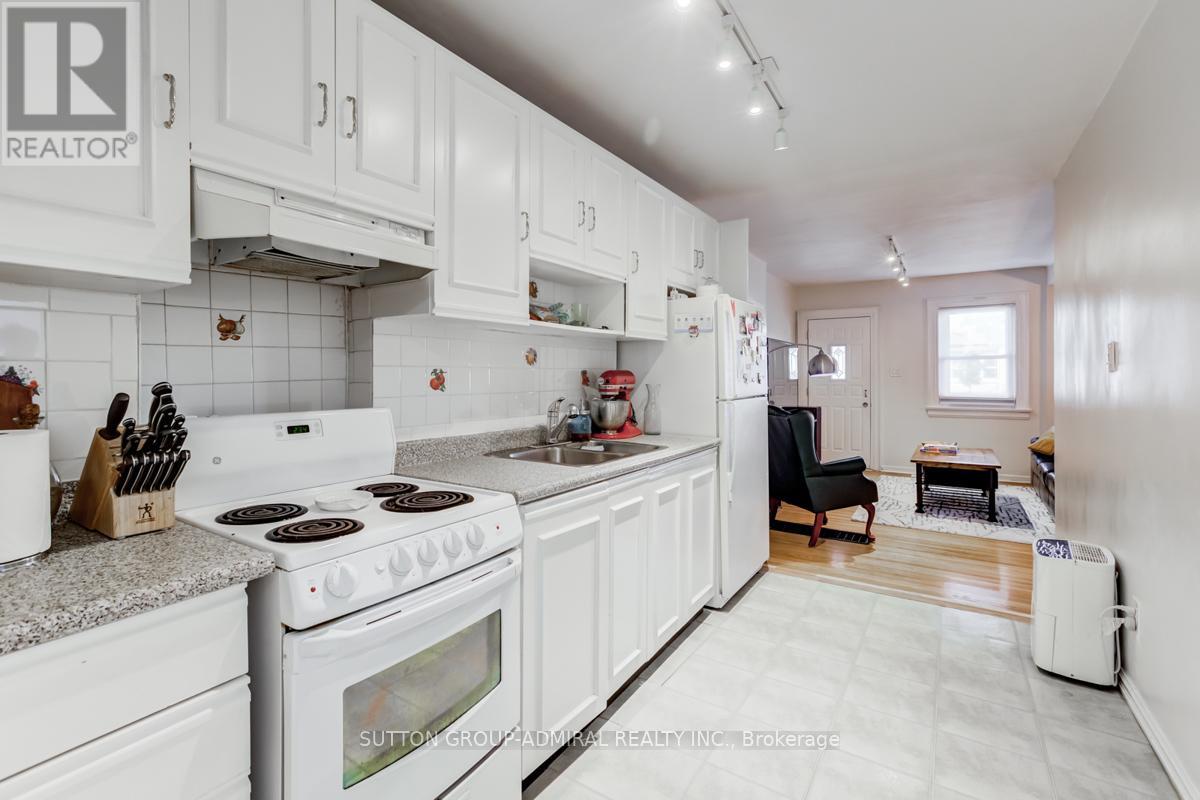 53 Pritchard Avenue, Toronto, Ontario  M6N 1T5 - Photo 11 - W13519418
