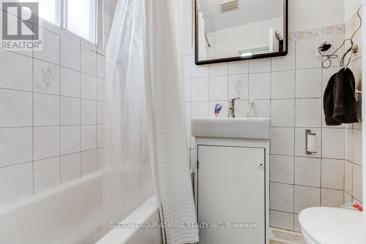 53 Pritchard Avenue, Toronto, Ontario  M6N 1T5 - Photo 13 - W13519418