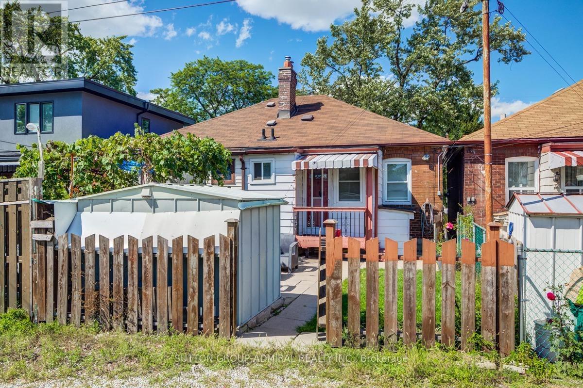 53 Pritchard Avenue, Toronto, Ontario  M6N 1T5 - Photo 19 - W13519418