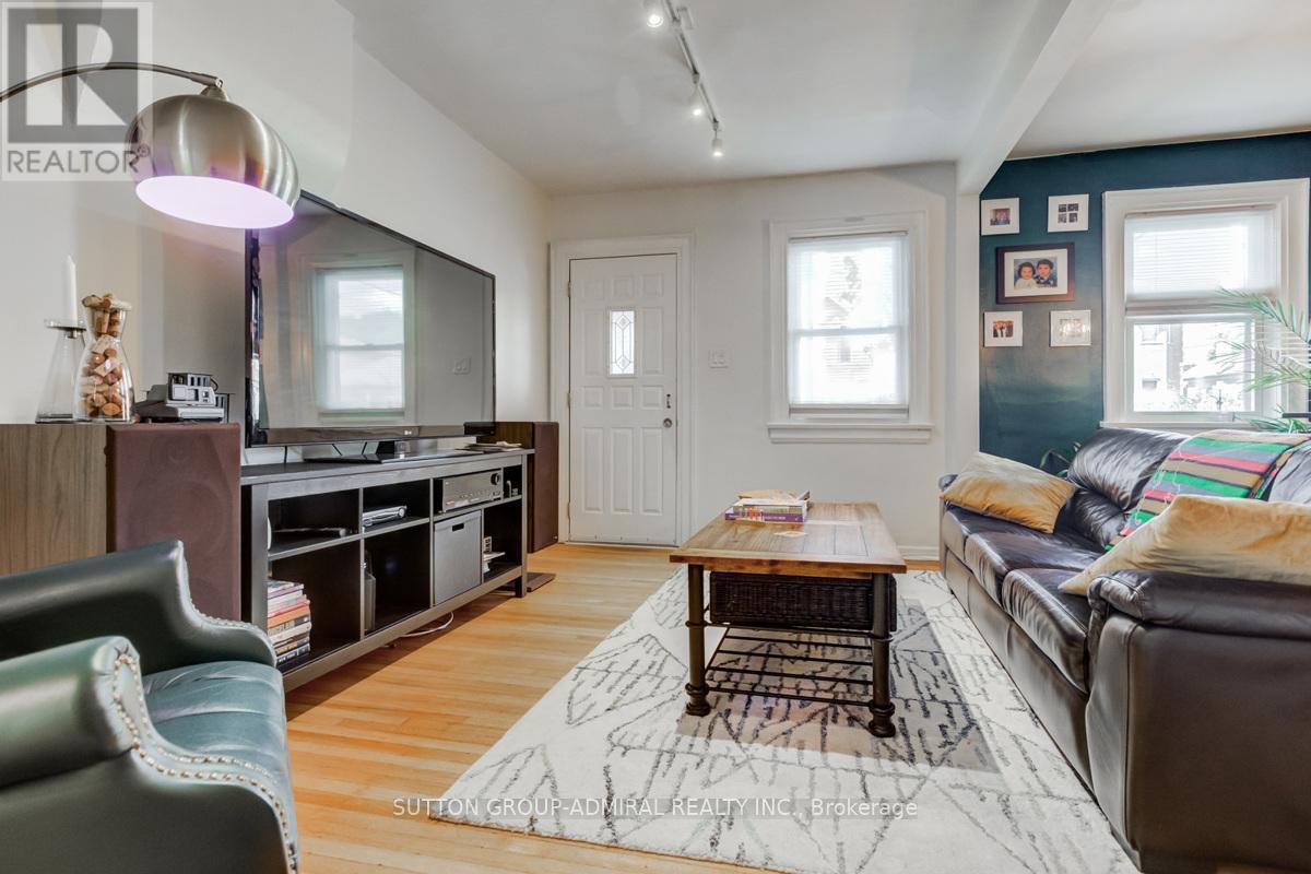 53 Pritchard Avenue, Toronto, Ontario  M6N 1T5 - Photo 3 - W13519418