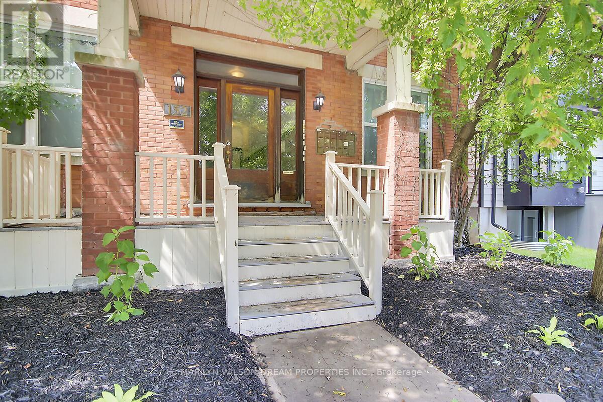 152 Goulburn Avenue, Ottawa, Ontario  K1N 8E2 - Photo 4 - X12886580