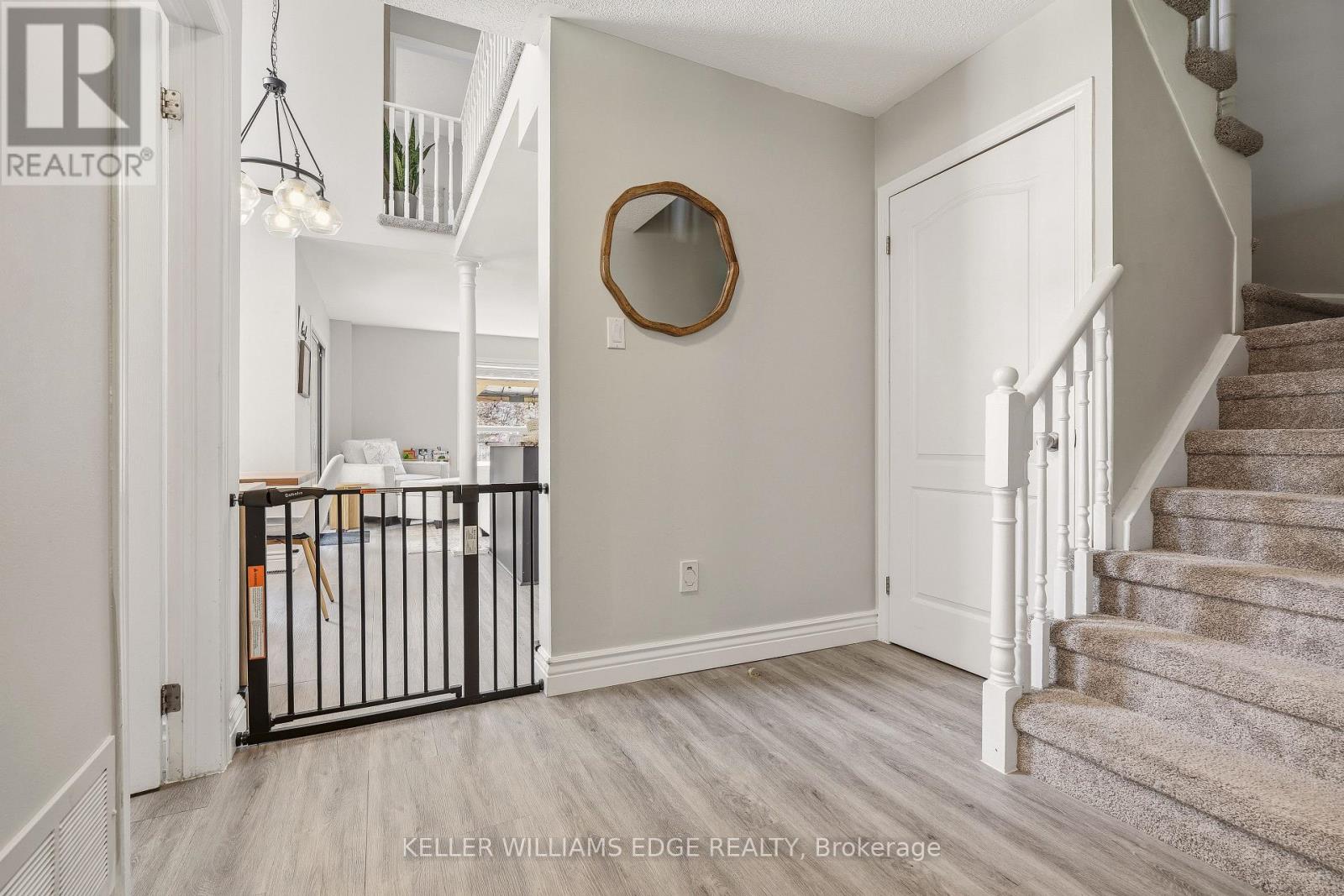 84 Rockhaven Lane, Hamilton, Ontario  L8B 0J2 - Photo 3 - X13519138