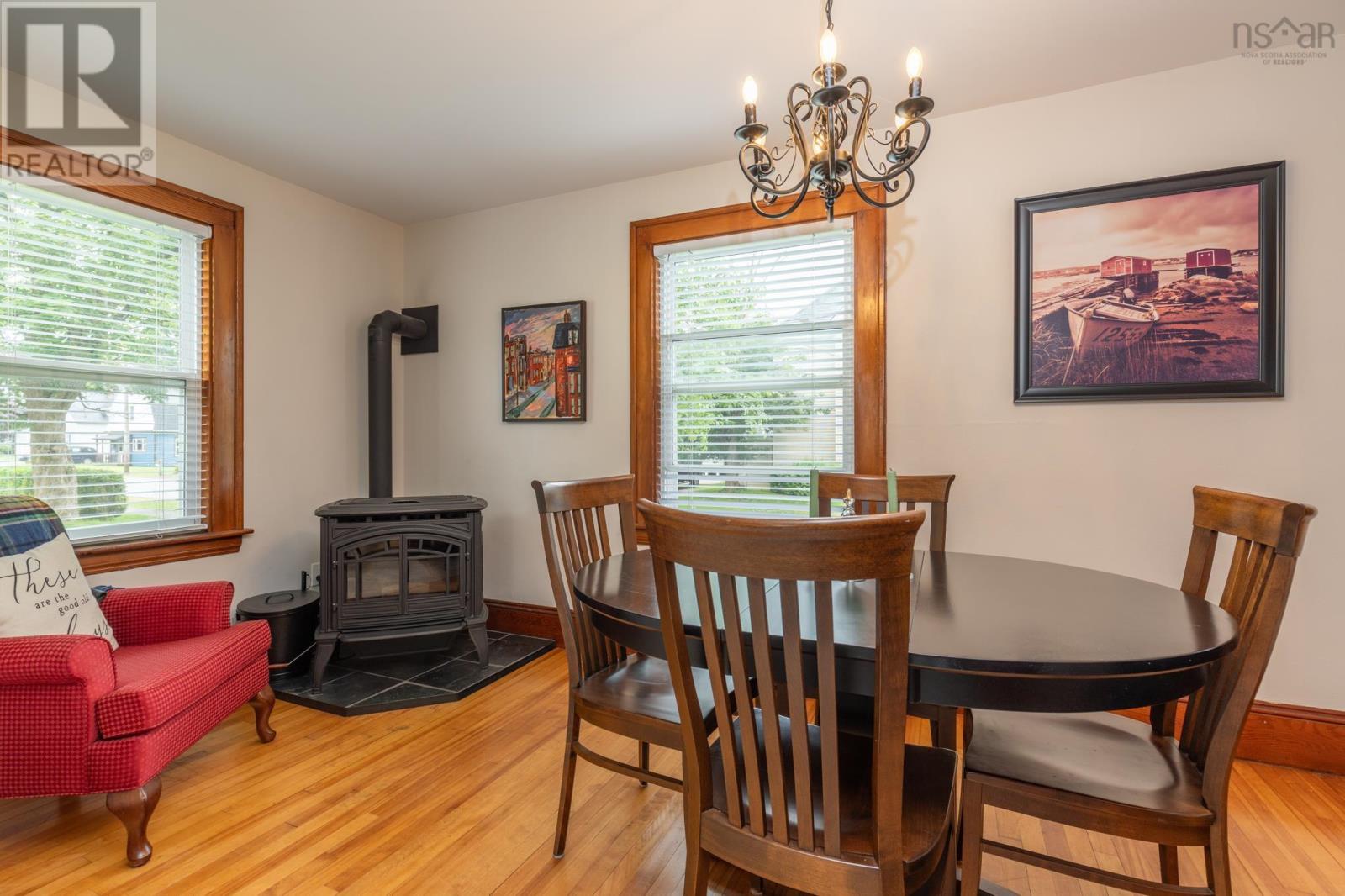21 Brunswick Street, Yarmouth, Nova Scotia  B5A 2E5 - Photo 12 - 202616459
