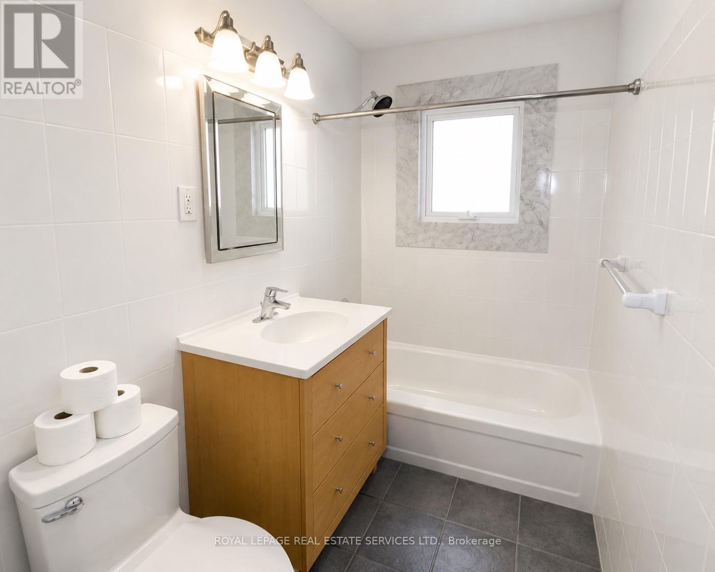 Main Floor - 132 Elmwood Road, Oakville, Ontario  L6K 2A7 - Photo 15 - W13430184