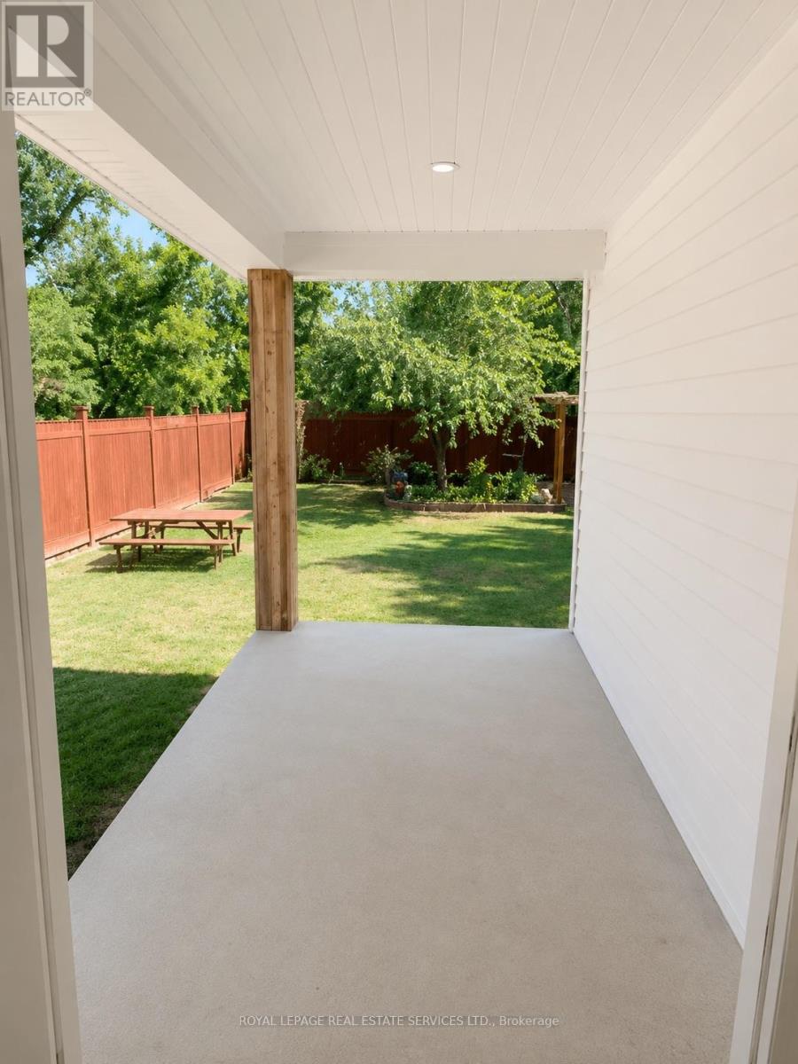 Main Floor - 132 Elmwood Road, Oakville, Ontario  L6K 2A7 - Photo 12 - W13430184