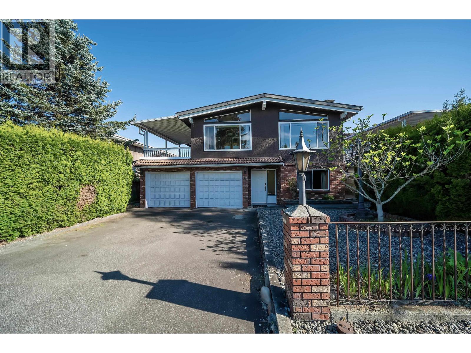 951 Everett Crescent, Burnaby, British Columbia  V5A 2N6 - Photo 5 - R3142267
