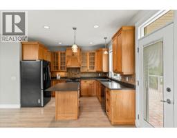 574 Gowen Place, Kelowna, British Columbia  V1W 5B4 - Photo 6 - 10392648