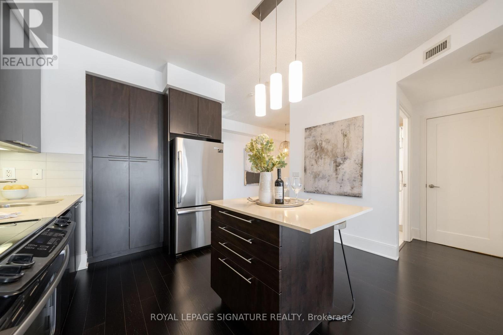 1901 - 25 Broadway Avenue, Toronto, Ontario  M4P 1T7 - Photo 10 - C13519444