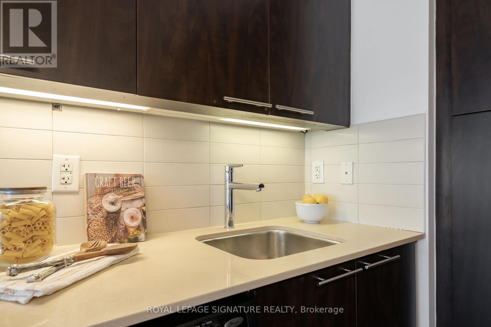 1901 - 25 Broadway Avenue, Toronto, Ontario  M4P 1T7 - Photo 13 - C13519444